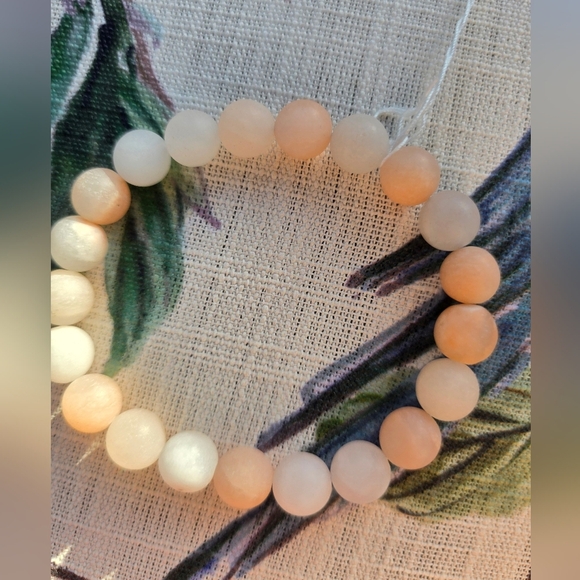 🐰SALE🐰 10mm Matte Pink Adventurine Bracelet - Picture 5 of 10